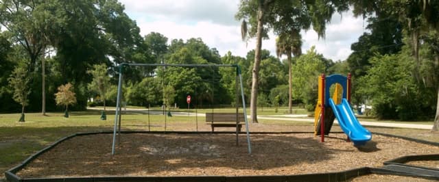 Highland Park & Playground