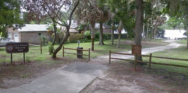 Lakeside Community Center