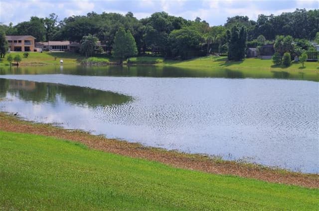 Lake Emerald Park