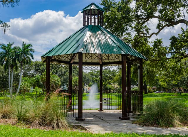 Historic Round Lake Park