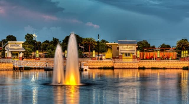 Center Lake Park