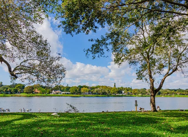 Crescent Lake Park